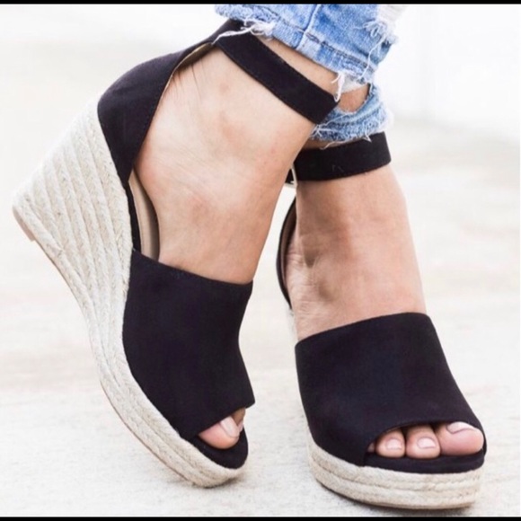 Size 6- Last Pair! Black Espadrille Wedges! 6 - Picture 3 of 6